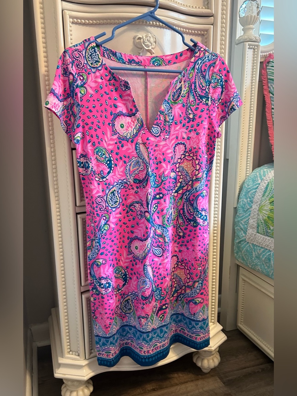 Lilly Pulitzer Sophietta V-neck, short sleeve dress, Size Small